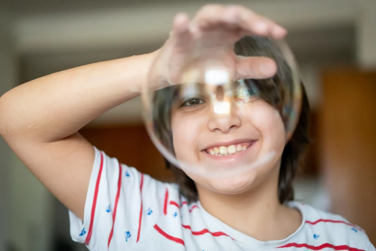 Neuronas espejo e imitación de 6 a 7 años: cómo estimularla en casa